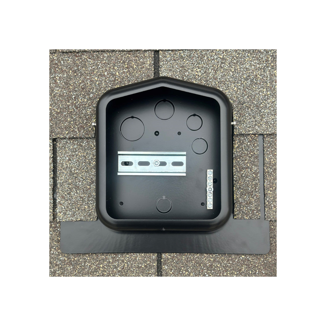STORE SOL  Soladeck_Flashed-Enclosure-