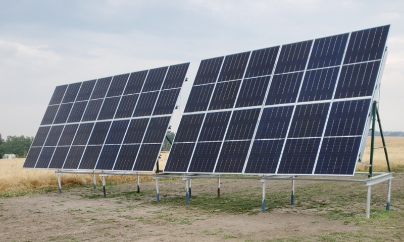 Solar Project: Viktor's 28-Panel Ground Mount Hybrid Setup in Montney, British Columbia