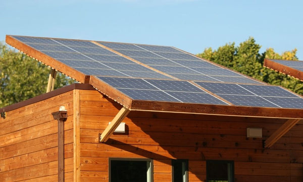 The Pros and Cons of Solar Power for Off-Grid Living