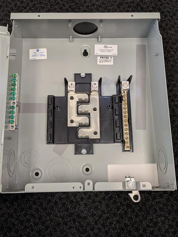 Eaton Single Phase Main Lug Load Center- Non-Combination 125 A, 1 PH, 120/240 VAC | CPL Plug-in | NEMA 3R Rated Enclosure | UL & CSA Listed